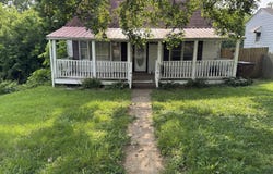 371 S Main St, New Castle, KY 40050