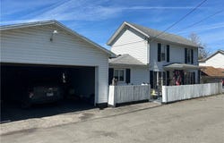 42 Walnut Ave, Dunbar, PA 15431