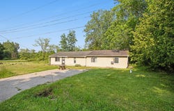 6530 Hollywood Drive, Coloma, MI 49038