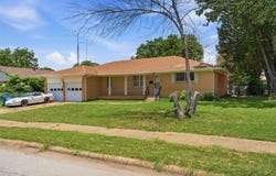 927 Poinsettia Drive, Lancaster, TX 75146