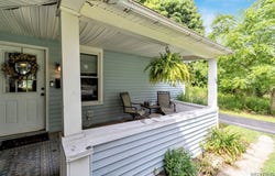584 Oakwood Avenue, Aurora, NY 14052