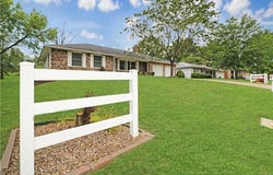 712 E Market Street, Warrensburg, MO 64093