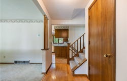5200 Tanglewood Avenue NE, Louisville, OH 44641