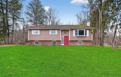 12 Robert Drive, Hyde Park, NY 12538