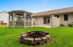1525 PARKVIEW Drive, NEW LONDON, WI 54961