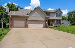 11 LAHOOD Lane, Washington, IL 61571