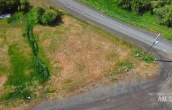 811 Trestle Dr, CottonWood, ID 83522