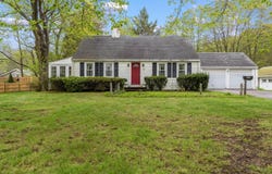 342 York Street, York, ME 03909