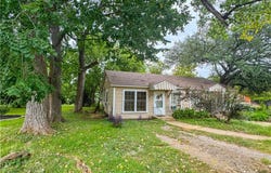 202 North Moore Street, Caldwell, TX 77836