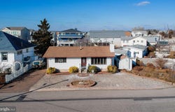 4 RONA Lane, MANAHAWKIN, NJ 08050