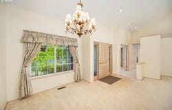 1625 VICTORIAN Way, Eugene, OR 97401