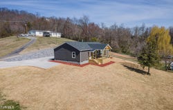 210 Klepper Lane, Rogersville, TN 37857