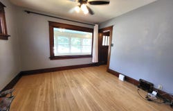 2512 S 84th St, West Allis, WI 53227