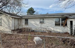102 NW 2nd ST, Muldrow, OK 74948