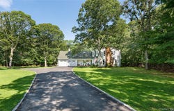 21 Bay Avenue W, Hampton Bays, NY 11946