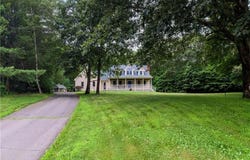 23 Rainbow Lane, North Smithfield, RI 02896