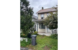 717 W BROAD STREET, QUAKERTOWN, PA 18951