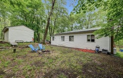 1702 Donalds Road, Effort, PA 18330
