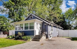 22 Douglas Rd, Ashland, MA 01721