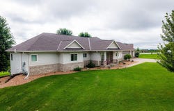 W3769 Highland Dr, La Crosse, WI 54601