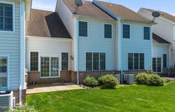 2103 Robinson Close, Moosic, PA 18507