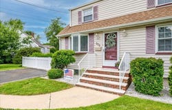 202 Garden Dr, South Plainfield Boro, NJ 07080