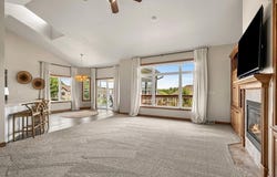2134 LUXURY Drive, GREEN BAY, WI 54313