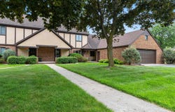 151 HARRYS Gateway, APPLETON, WI 54914