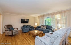 7 Echo Court, Holmdel, NJ 07733