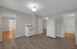 21 Pleasant St, Southbridge, MA 01550