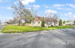 489 NW 4th Ave, Ontario, OR 97914