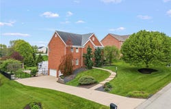 111 Singletree Dr, Peters Twp, PA 15367