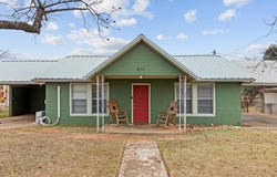 511 S Live Oak St, Mason, TX 76856