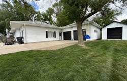 405 Milne Ave, Cushing, IA 51018