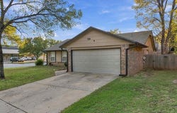 6734 S Quaker Avenue, Tulsa, OK 74136