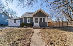 601 E 9th Street S, Newton, IA 50208