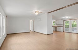 148 Hwy D, Kaiser, MO 65047