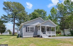 1448 HOLLY VISTA, COLONIAL BEACH, VA 22443