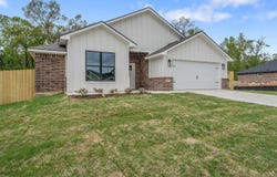 16218 Crossing Circle, Lindale, TX 75771