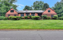 25 Deer Path, Holmdel, NJ 07733