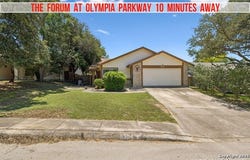 8304 Spring Town St, Converse, TX 78109
