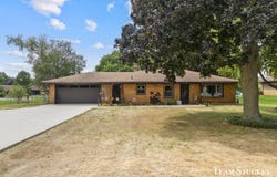 3955 Ivanrest Avenue SW, Grandville, MI 49418