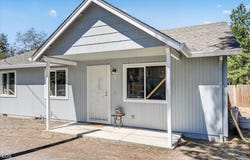 82 Maple Street, Shady Cove, OR 97539