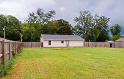 225 Peacock Circle, Hartford, AL 36344