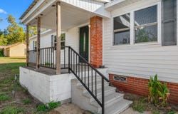 218 Threll, PALESTINE, TX 75803