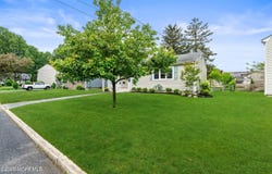 183 Crestview Drive, Middletown, NJ 07748