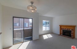 15135 Nordhoff St, North Hills, CA 91343