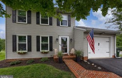 561 FRIENDSHIP AVENUE, LANCASTER, PA 17601