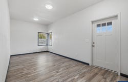 738 N Log Cabin St, Independence, OR 97351