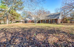 910 S Adams ST, Lavaca, AR 72941